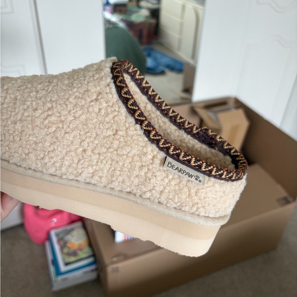 BearPaw Snuggle Martis Oat - Picture 2 of 4